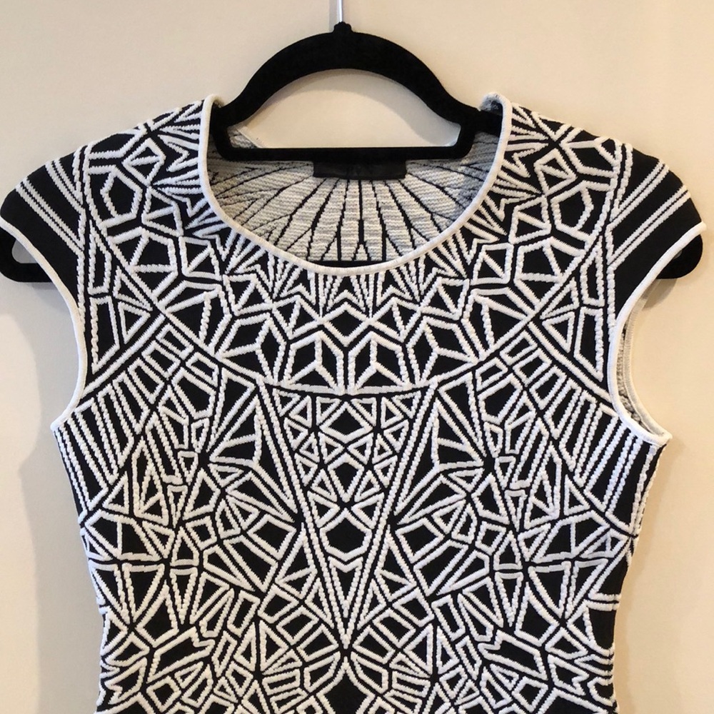 RVN black and white dress - Picture 6 of 6